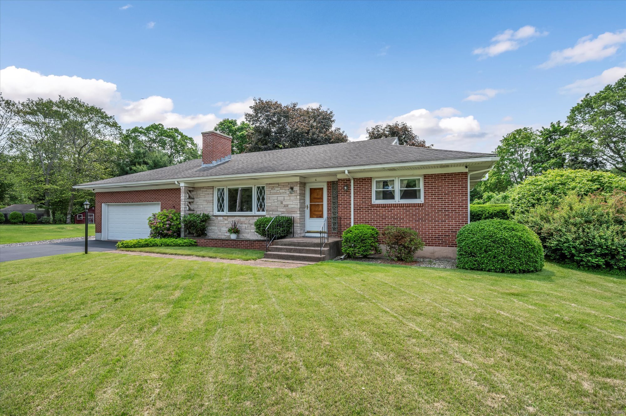 6 Woodlawn Drive