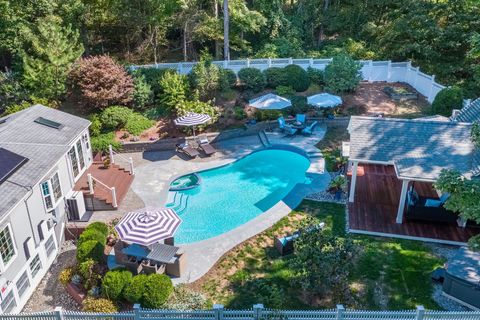 15 Buttonball Lane Madison CT 06443