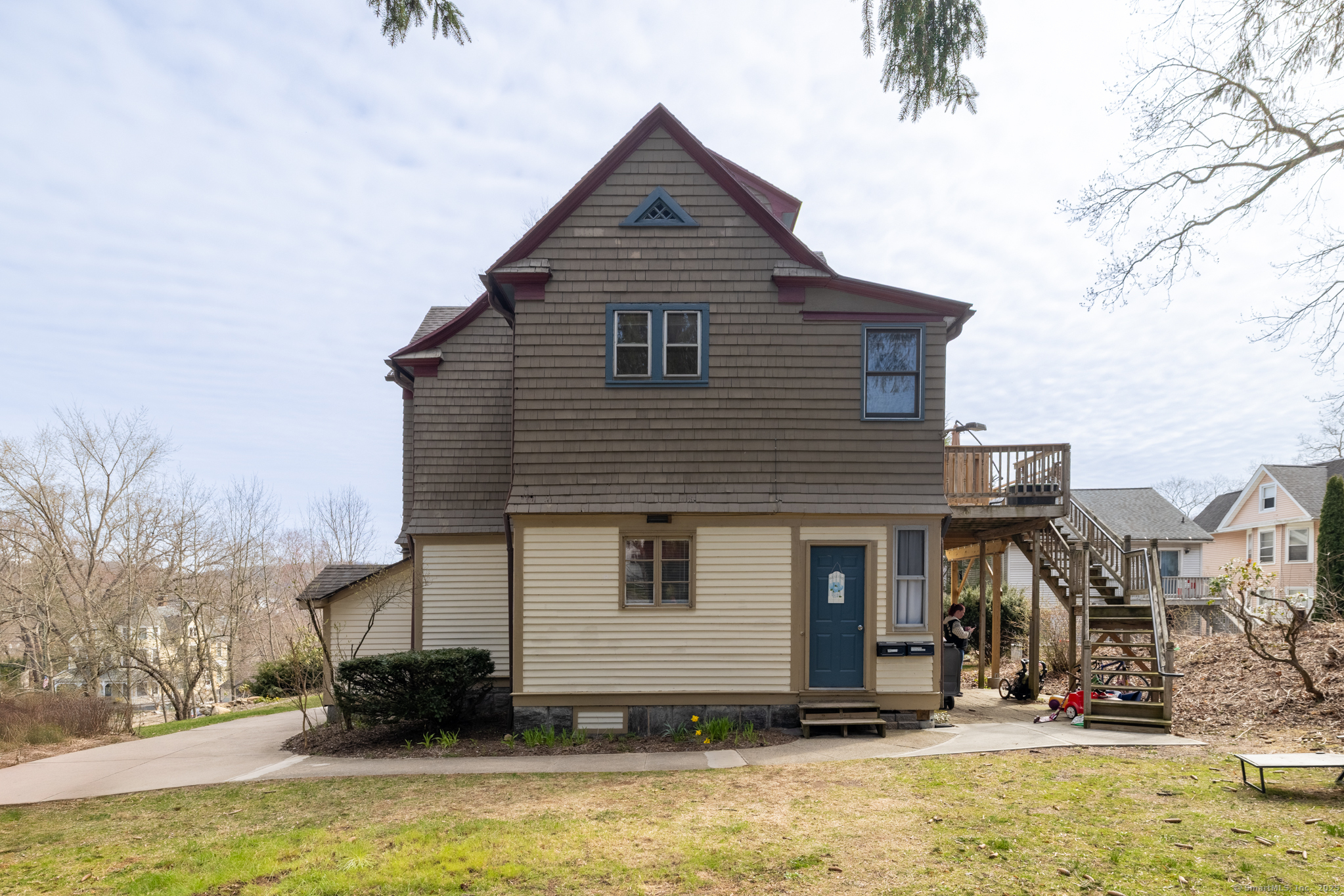 17 Salem Street