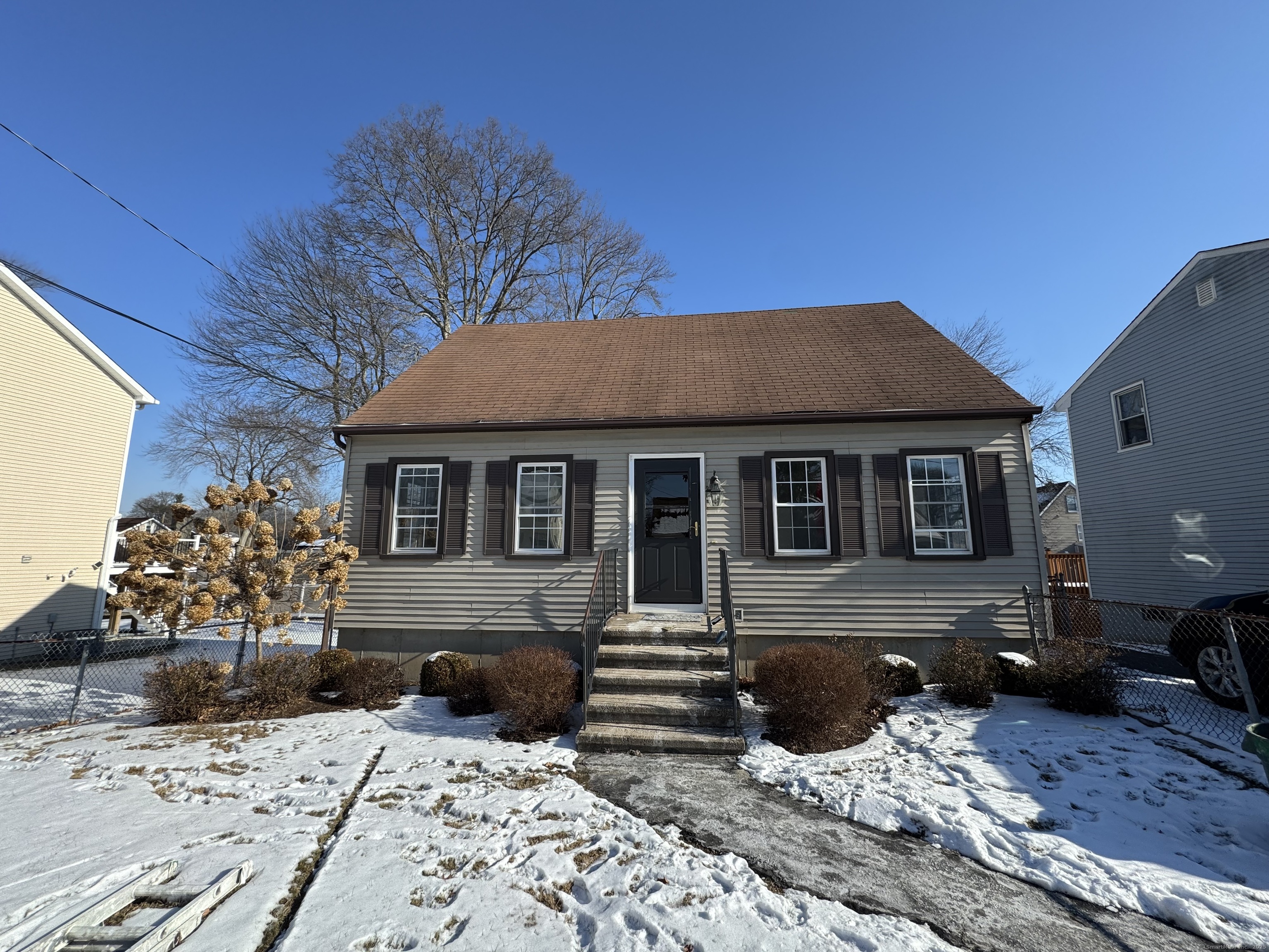 Rental Property at Infield Street, Bridgeport, Connecticut - Bedrooms: 4 
Bathrooms: 2 
Rooms: 6  - $3,200 MO.