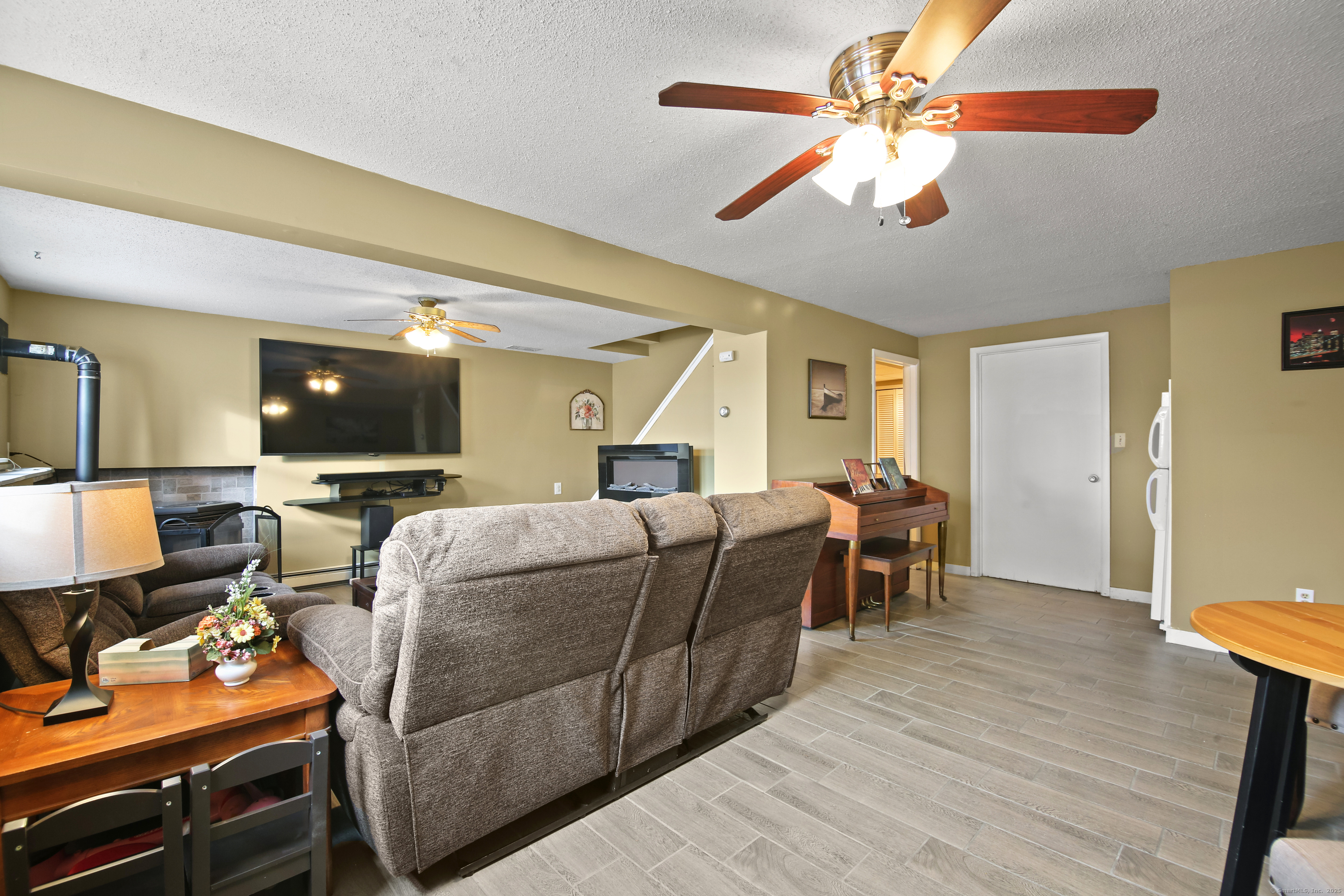 202 Bluebird Drive, Naugatuck, Connecticut image 32
