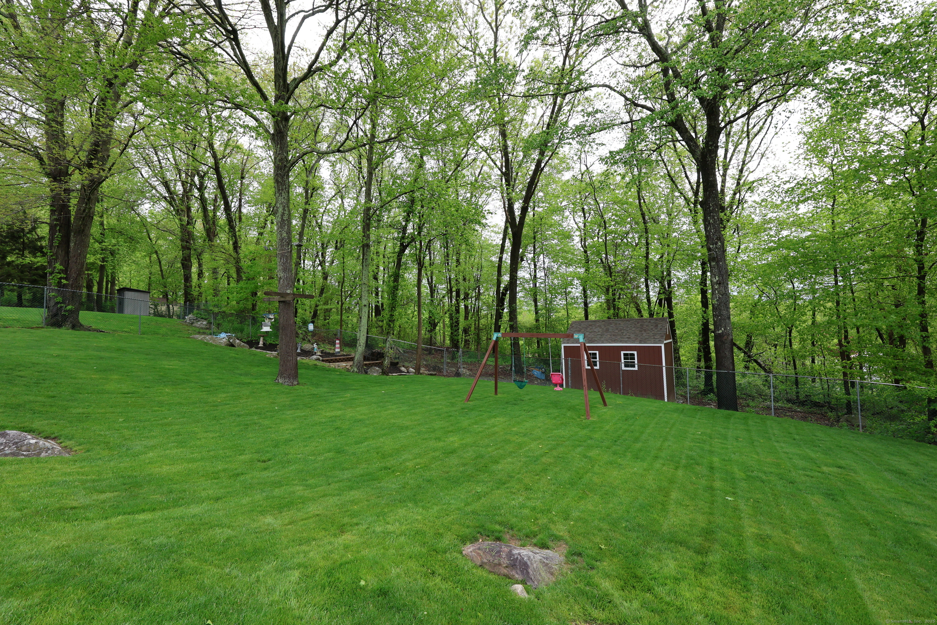 202 Bluebird Drive, Naugatuck, Connecticut image 10