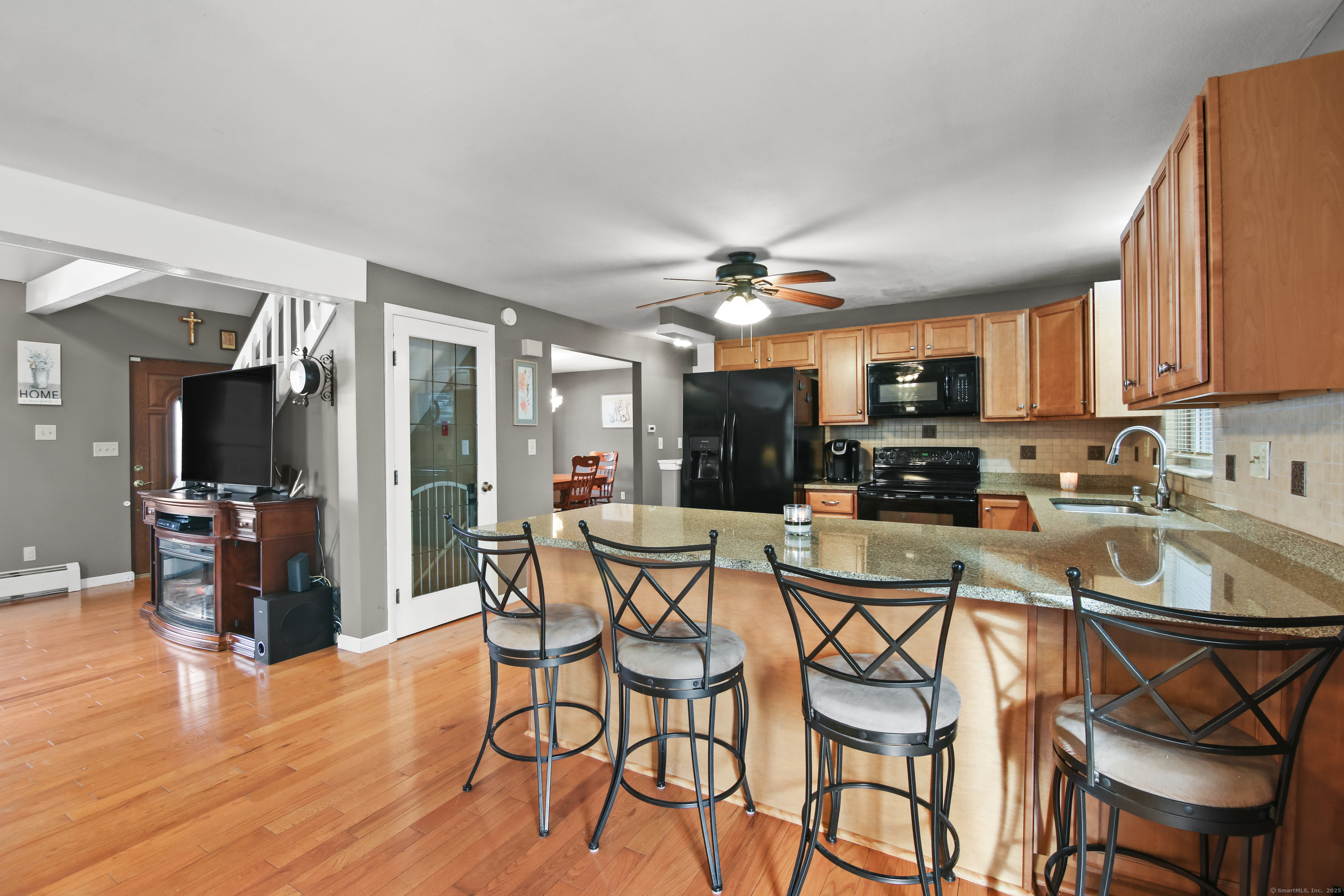 202 Bluebird Drive, Naugatuck, Connecticut image 12