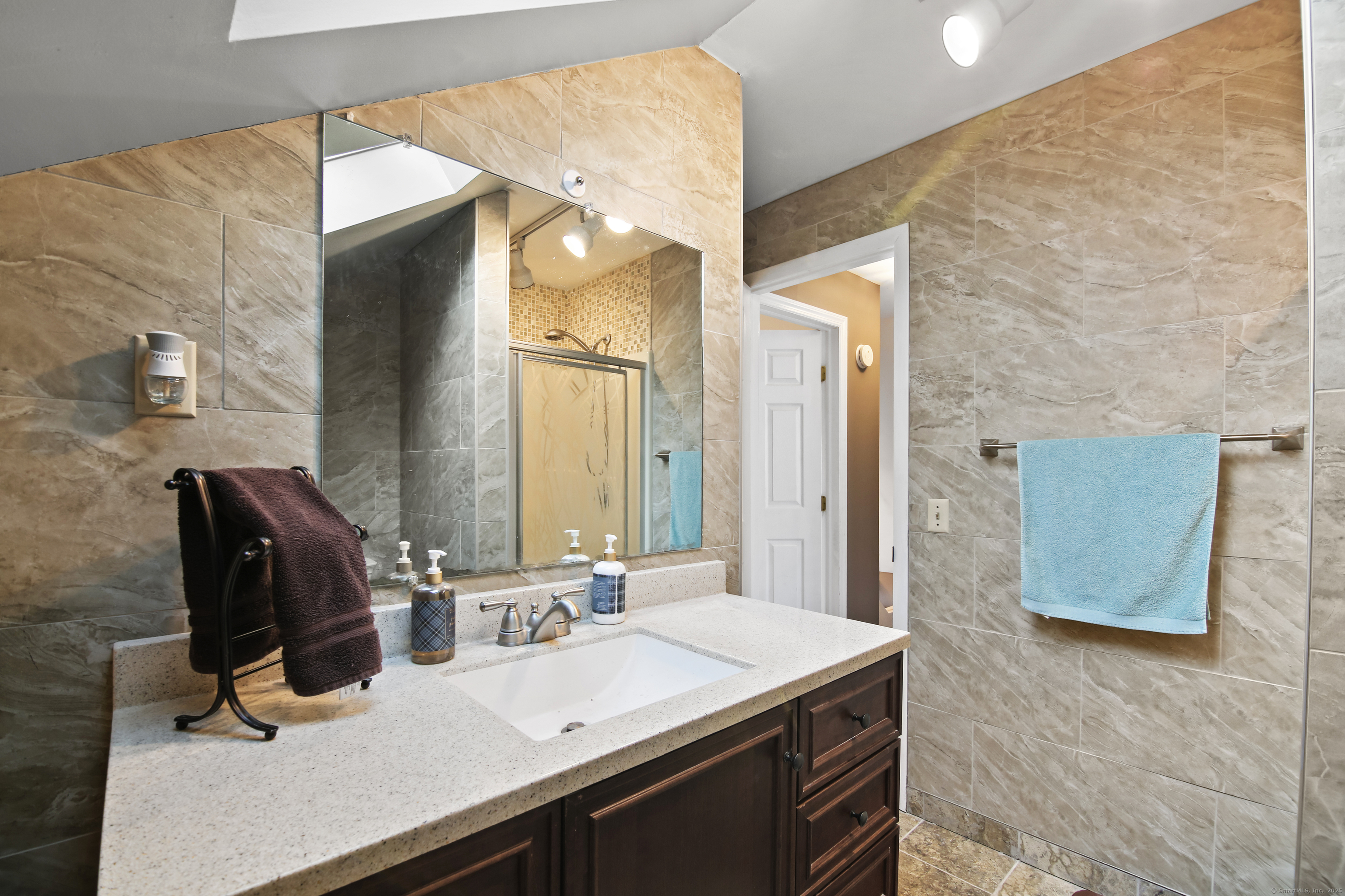 202 Bluebird Drive, Naugatuck, Connecticut image 28