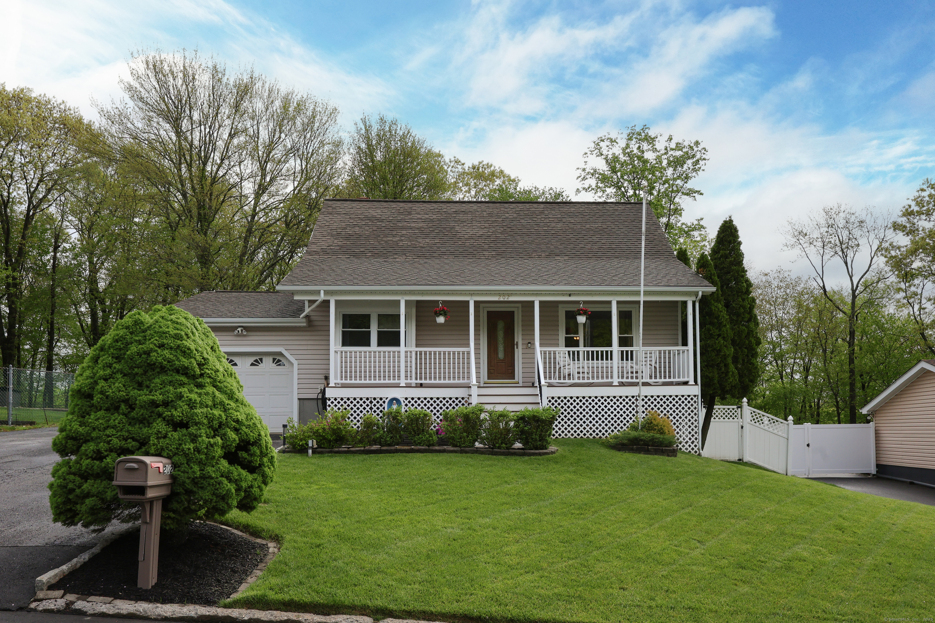 Property for Sale at Bluebird Drive, Naugatuck, Connecticut - Bedrooms: 3 
Bathrooms: 2 
Rooms: 6  - $379,900