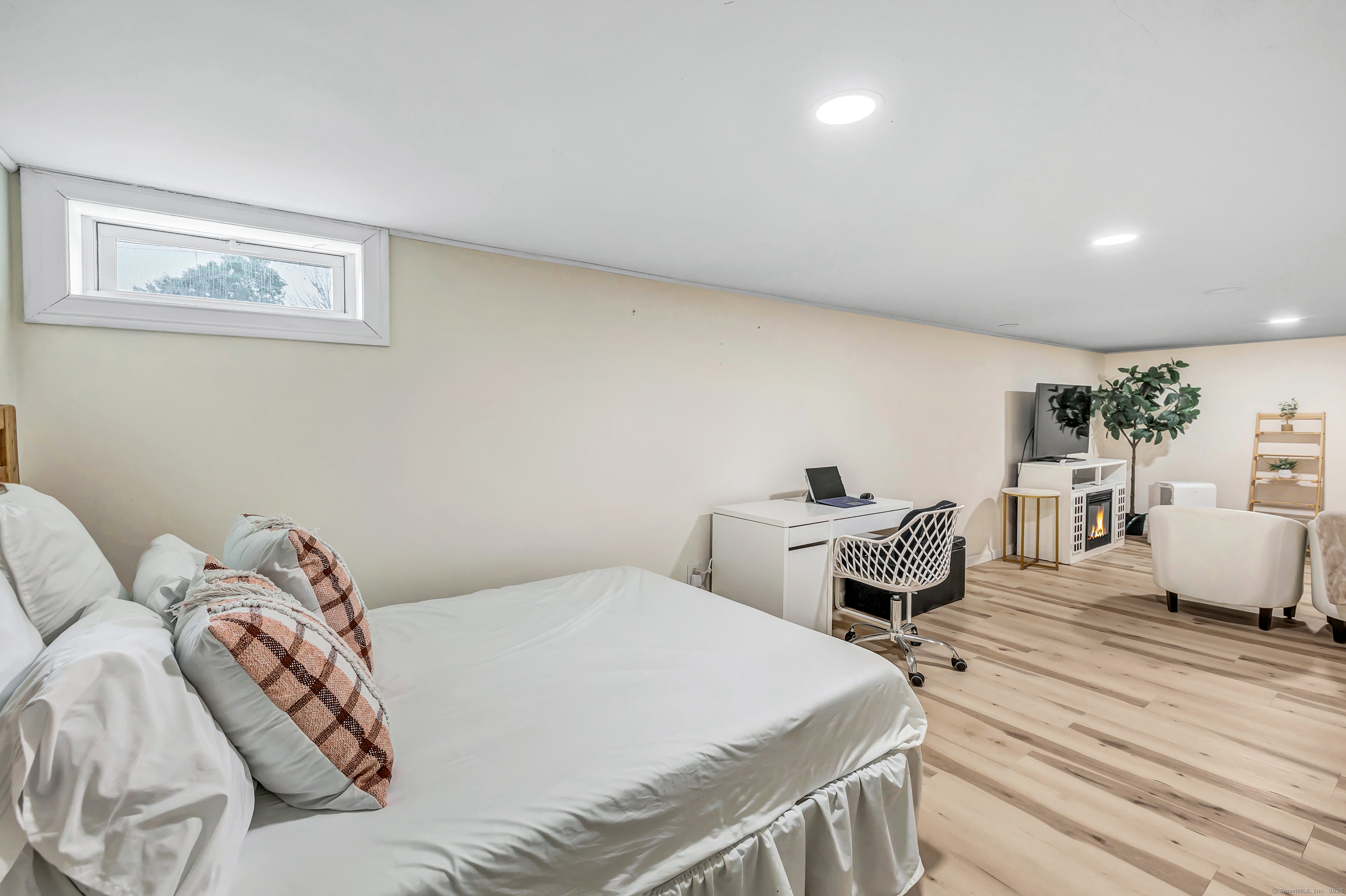 14 N Coe Lane, Ansonia, Connecticut image 34
