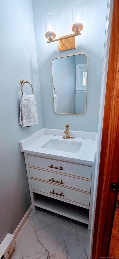 Tiny photo for 6 Juniper Hill Court #6, Cromwell, CT 06416 (MLS # 24136032)