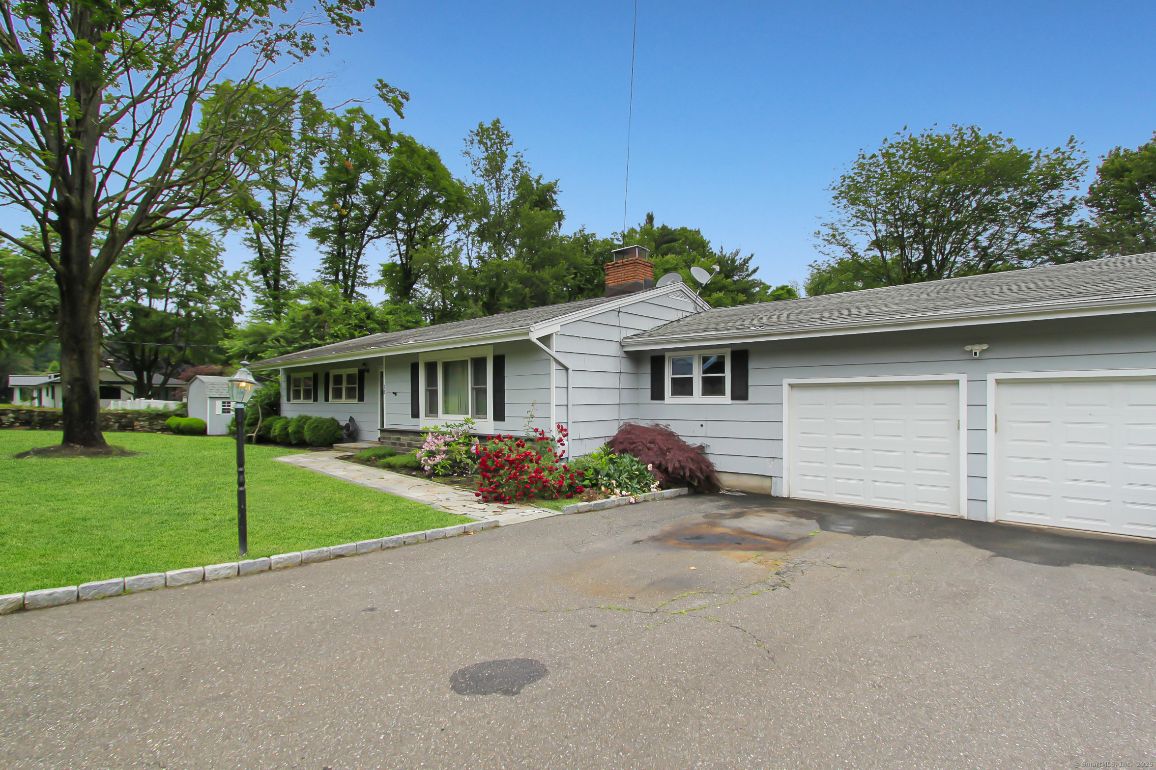 Property for Sale at Old Stream Lane, Trumbull, Connecticut - Bedrooms: 4 
Bathrooms: 3 
Rooms: 9  - $549,900