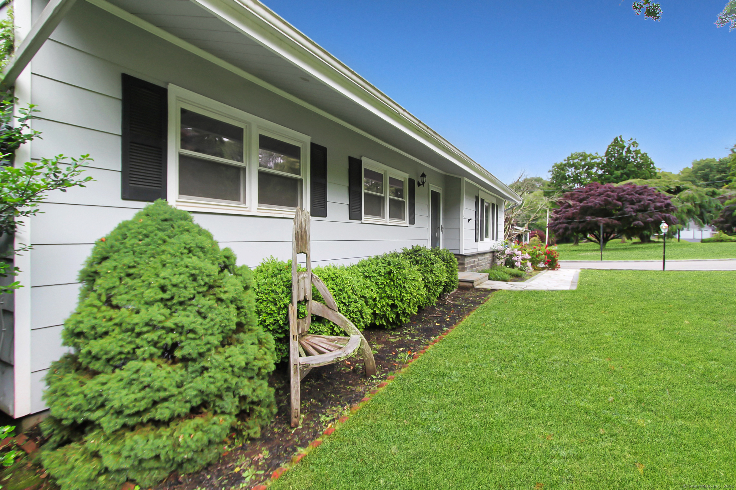 15 Old Stream Lane, Trumbull, Connecticut image 3