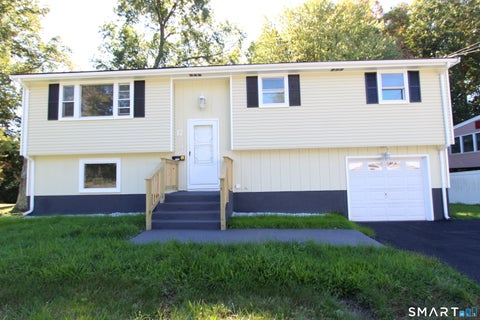 Photo of 17 Forest Lane, Bloomfield, CT 06002 (MLS # 24208458)