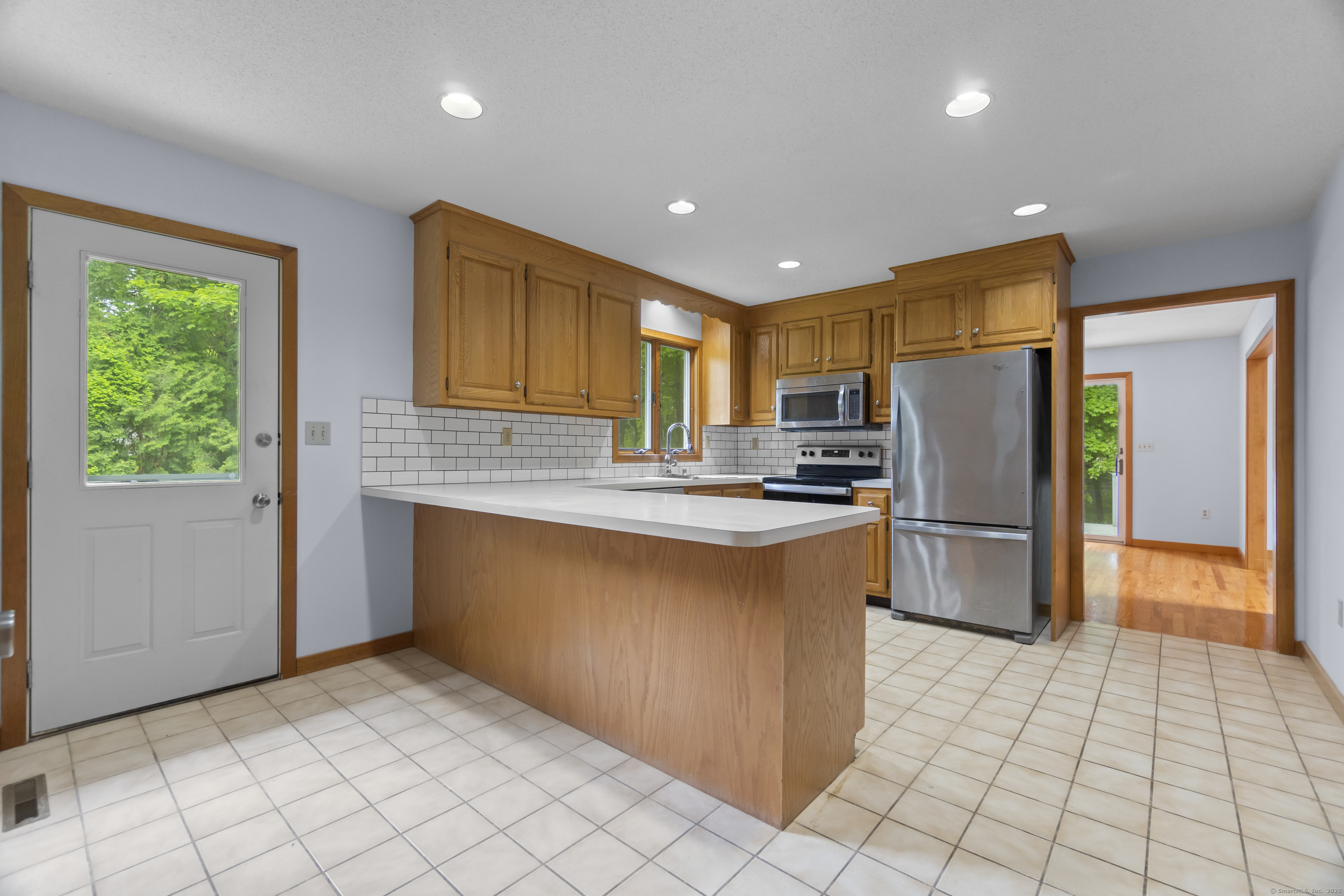 2 Meadowview Lane, Norwich, Connecticut image 13