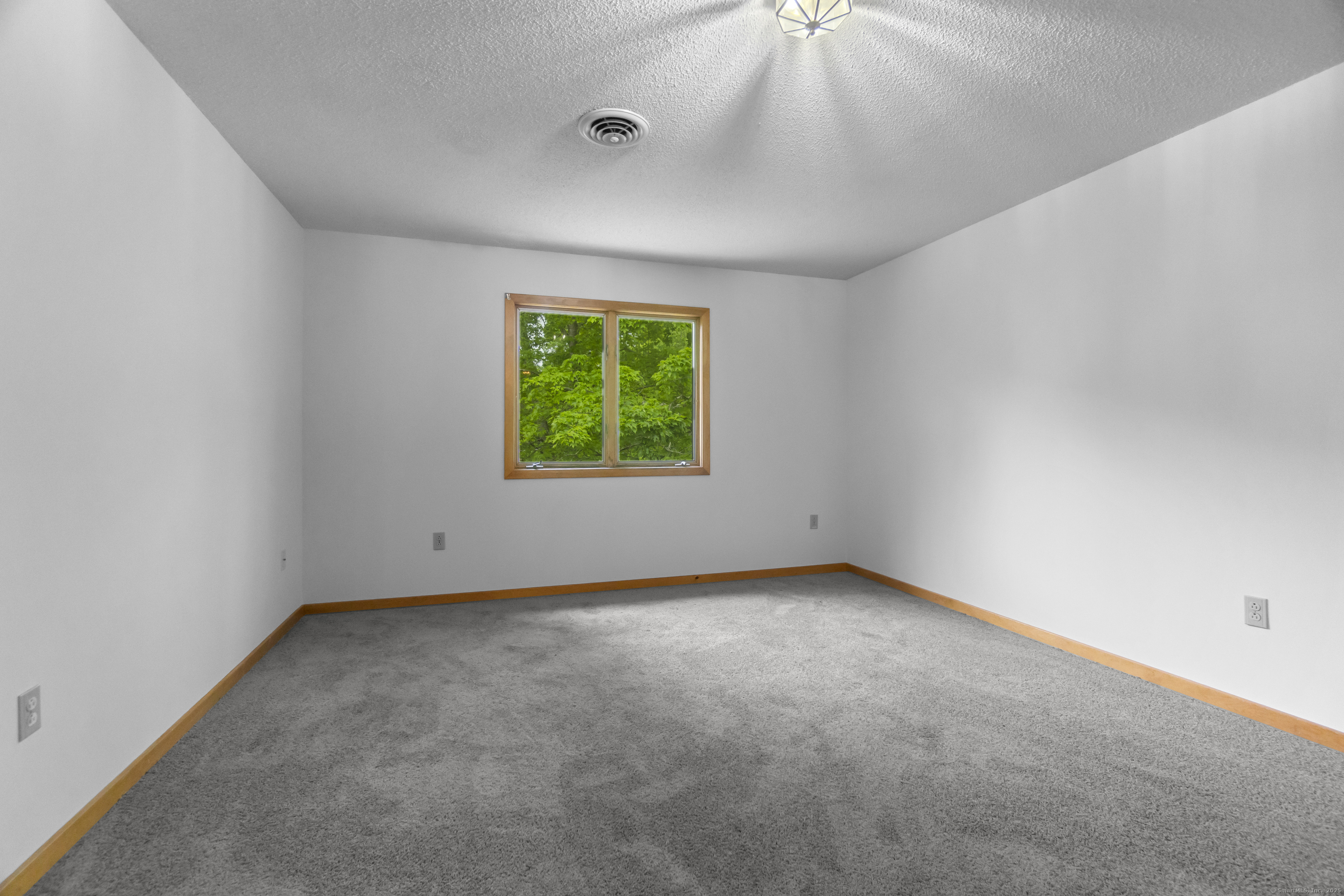 2 Meadowview Lane, Norwich, Connecticut image 25