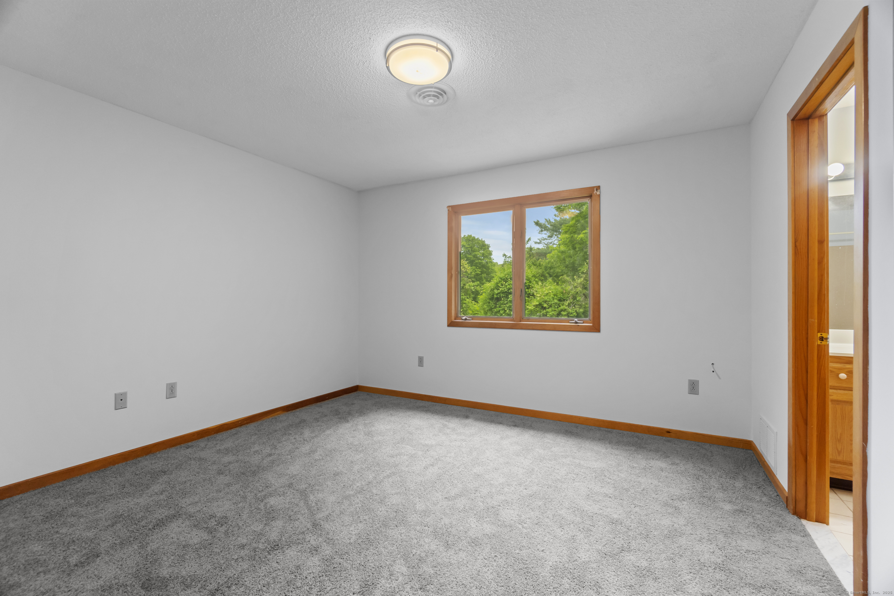 2 Meadowview Lane, Norwich, Connecticut image 29