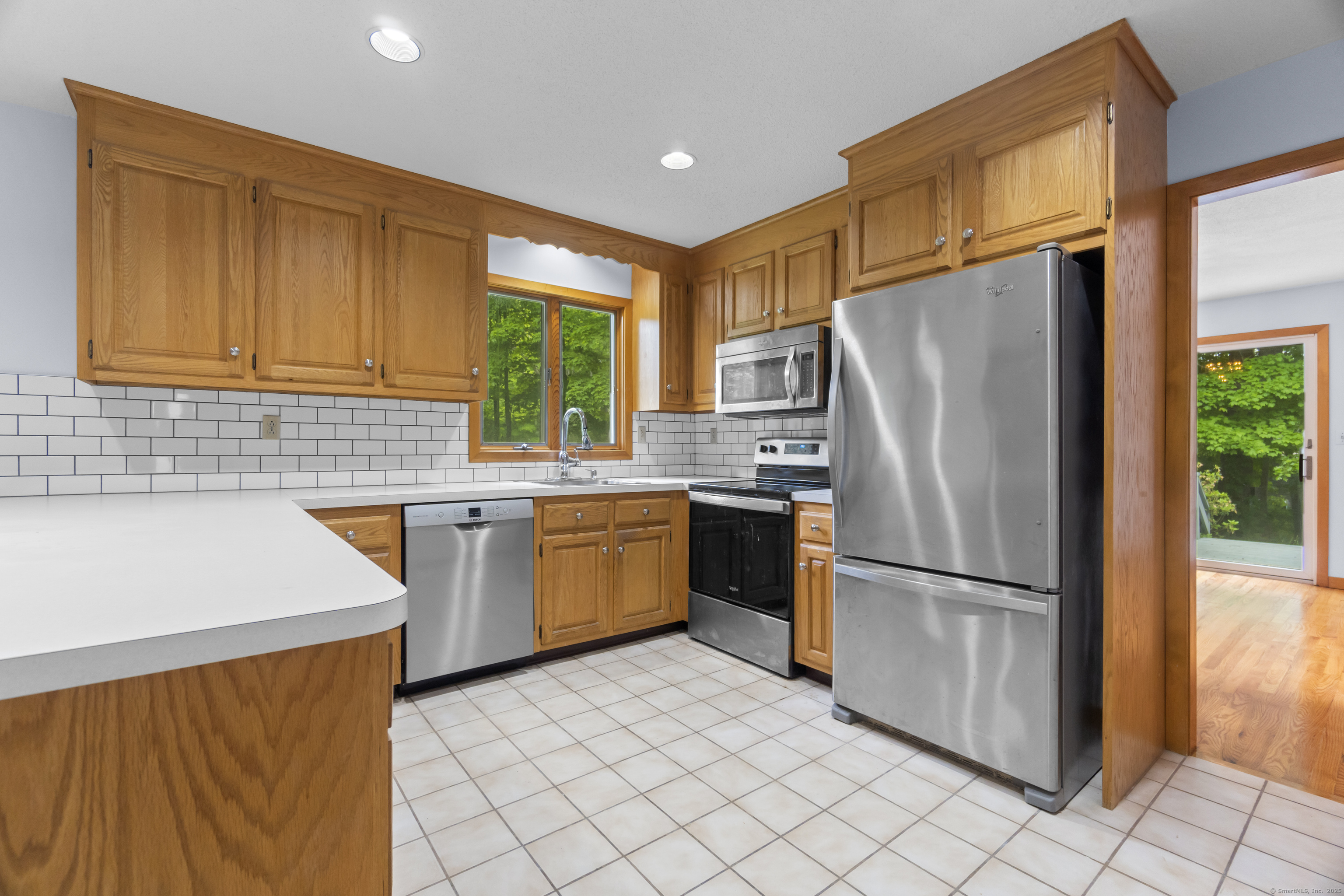 2 Meadowview Lane, Norwich, Connecticut image 14