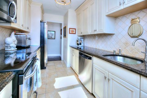 Tiny photo for 80 Cartright Street #8J, Bridgeport, CT 06604 (MLS # 24135952)