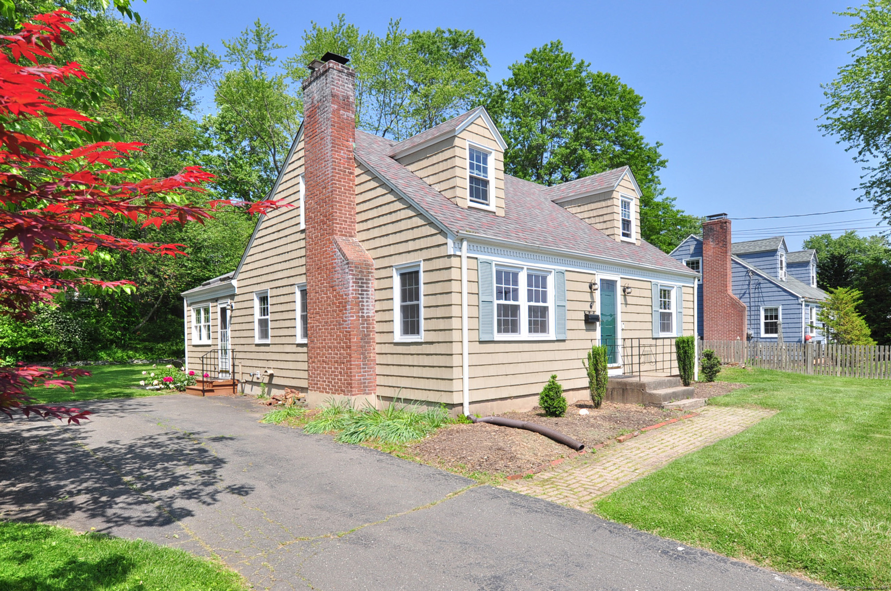 6 Lennox Avenue