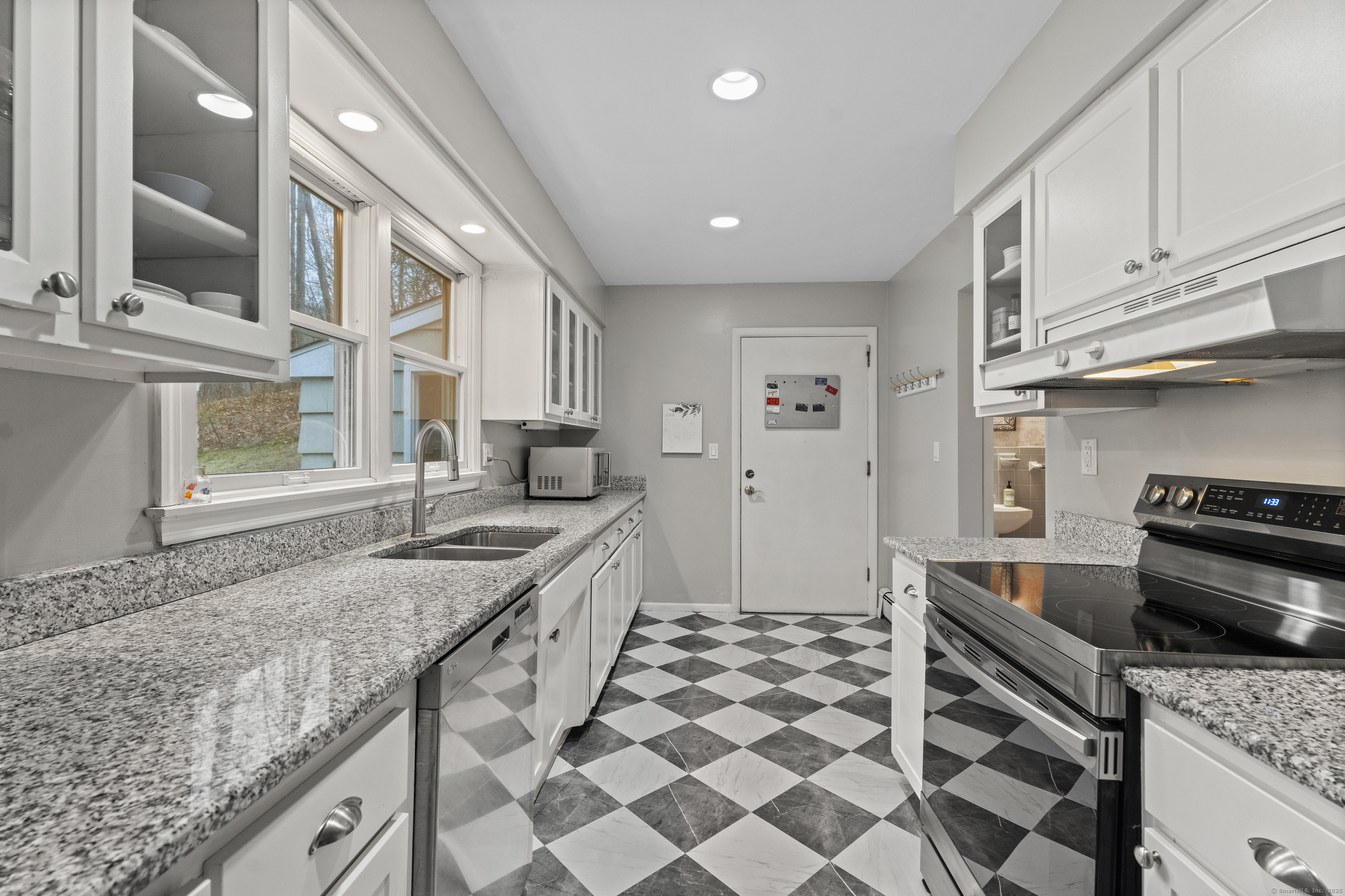 28 Shields Lane, Ridgefield, Connecticut image 14
