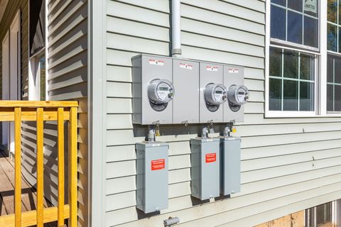 Tiny photo for 99 Union Street, Manchester, CT 06042 (MLS # 24137297)