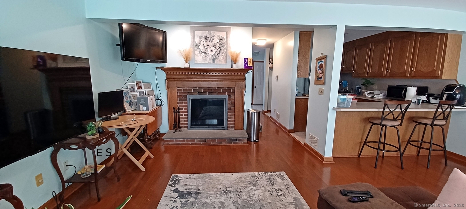 1325 Farmington Avenue APT 52