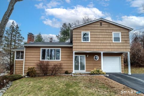Photo of 33 Hickory Hill Road, Brookfield, CT 06804 (MLS # 24146911)