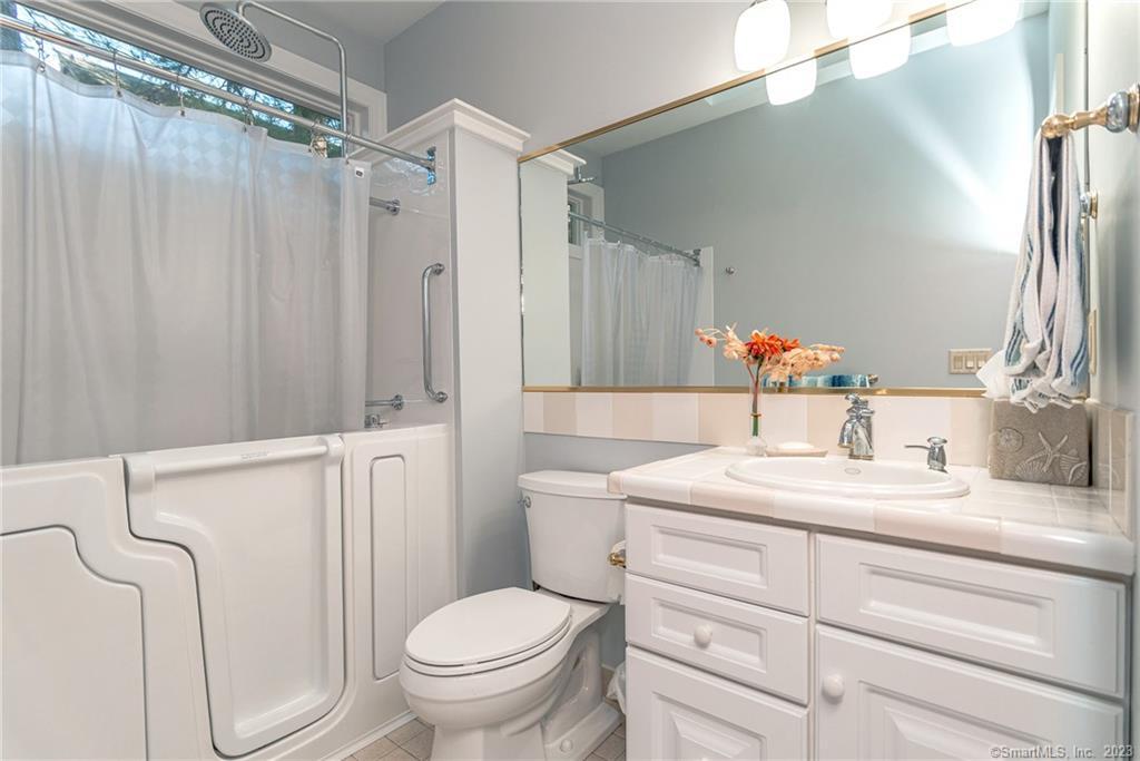 Killingly, Connecticut 06241, United States, 3 Bedrooms Bedrooms, ,2 BathroomsBathrooms,Residential,Active,237542