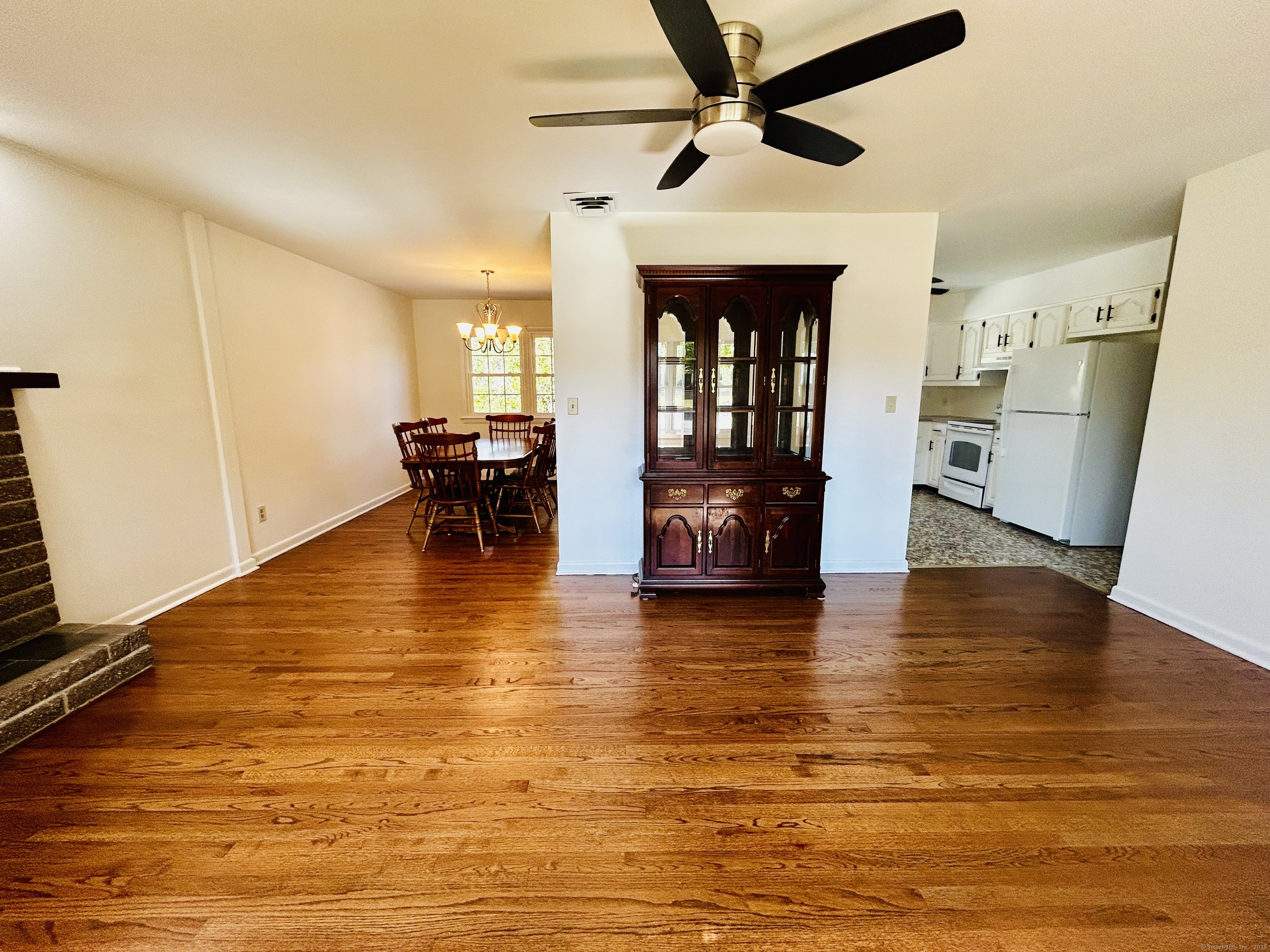 11 Grayson Circle