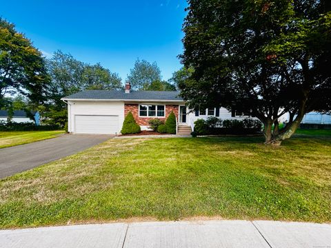 11 Grayson Circle West Haven CT 06516