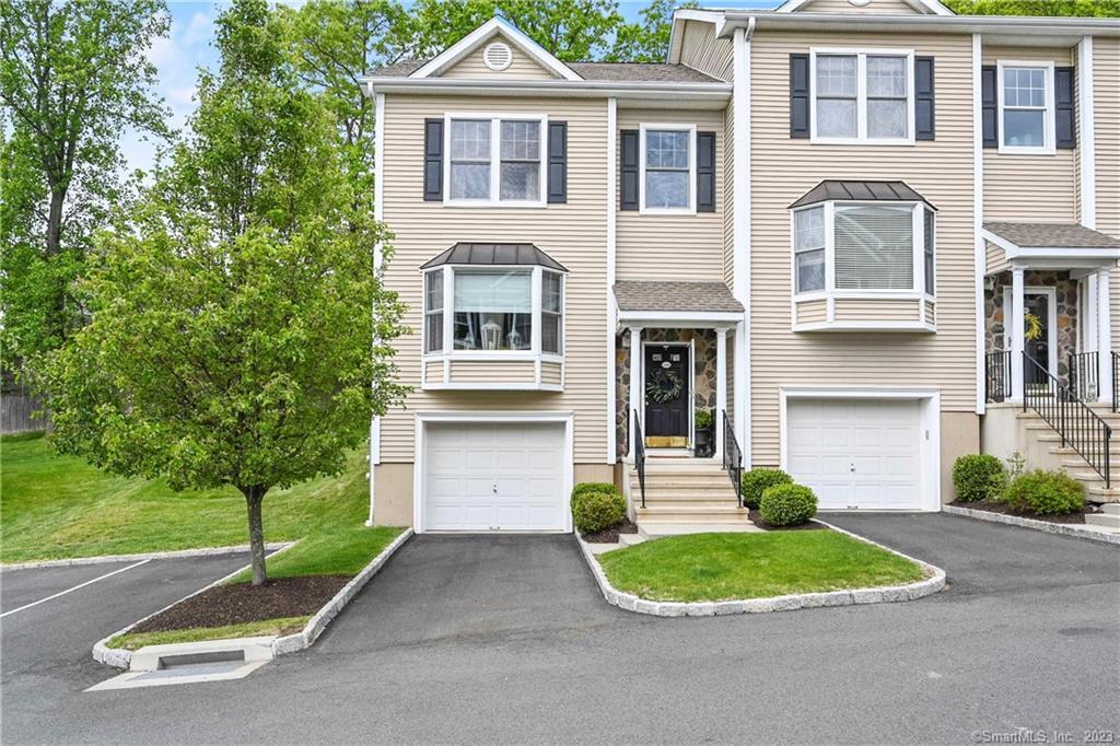 Photo 3 of 37 of 15 Scuppo Road 1106 townhome