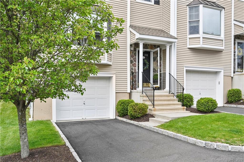 Photo 2 of 37 of 15 Scuppo Road 1106 townhome