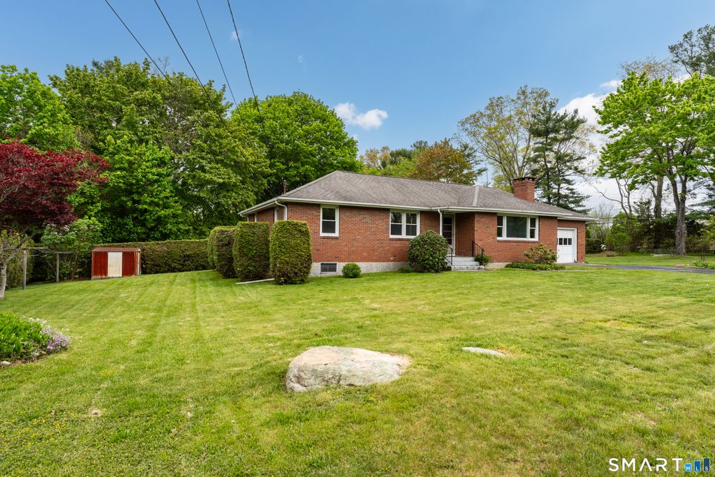 Photo of 38 Irvingdell Place, East Lyme, CT 06333 (MLS # 24174977)