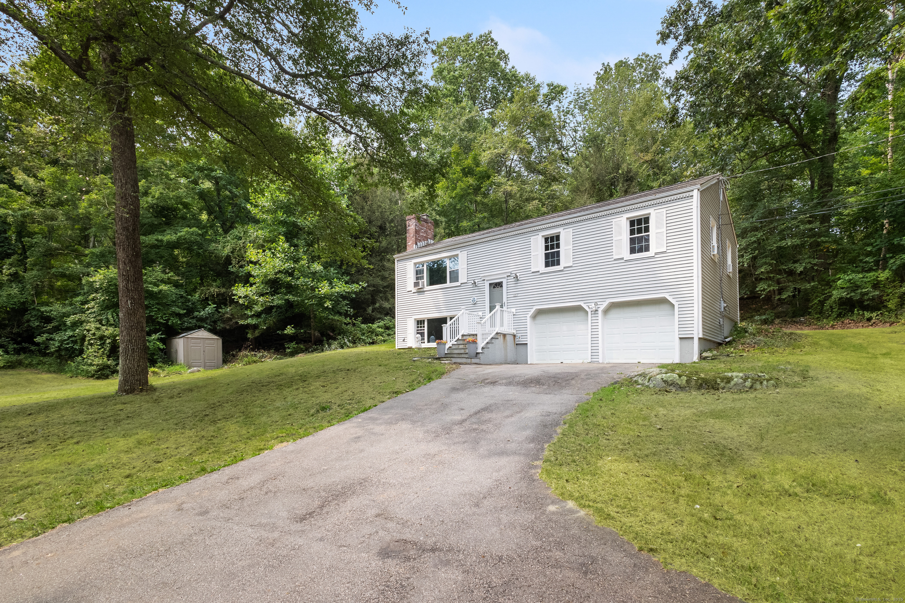 Ledyard, Connecticut 06339, United States, 3 Bedrooms Bedrooms, ,2 BathroomsBathrooms,Residential,Active,187927