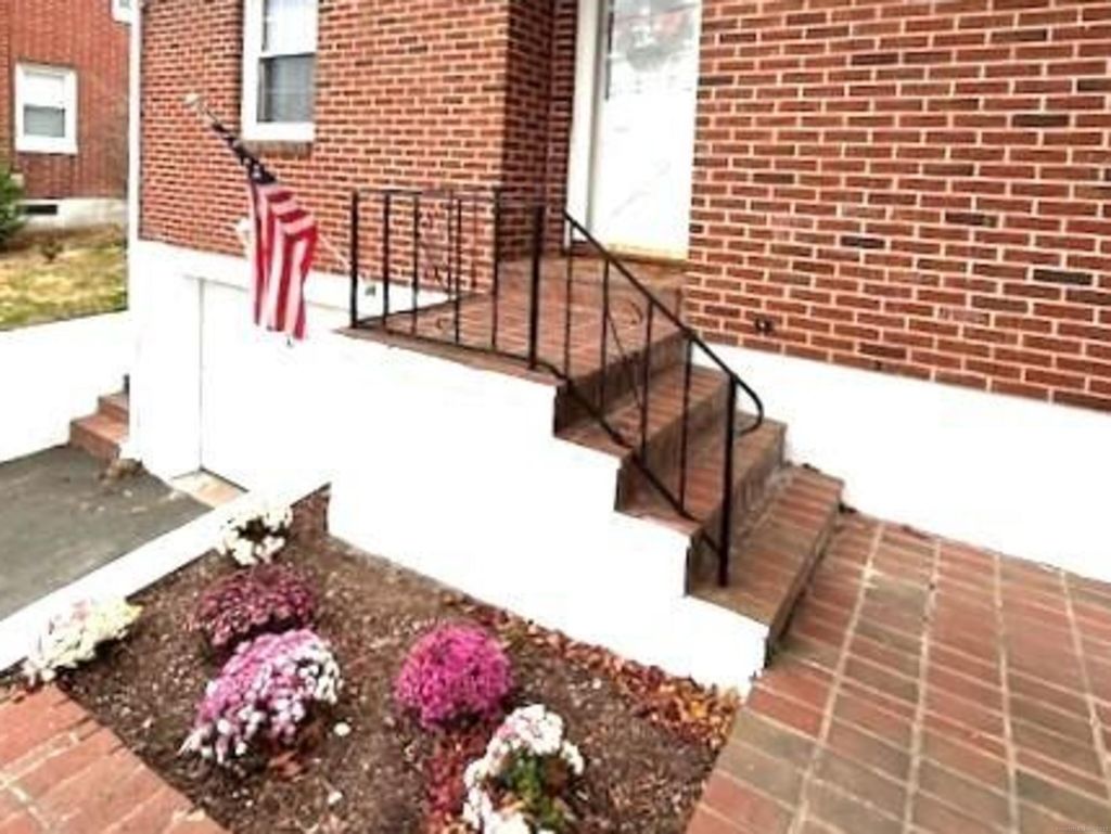 Photo of 30 Clinton Place, Wallingford, CT 06492 (MLS # 24140097)