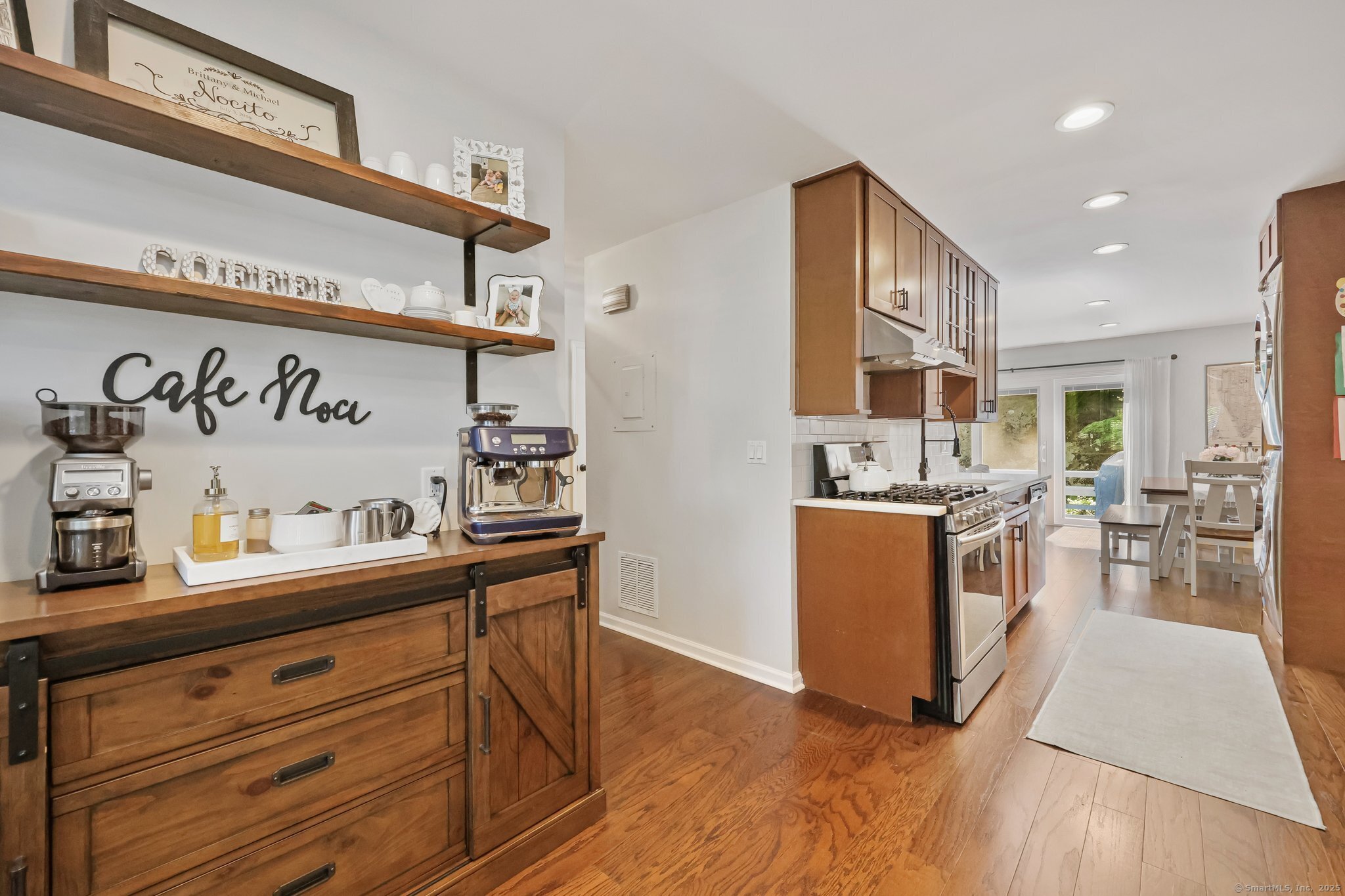 63 Indian Harbor Drive #APT 5, Greenwich, Connecticut image 3