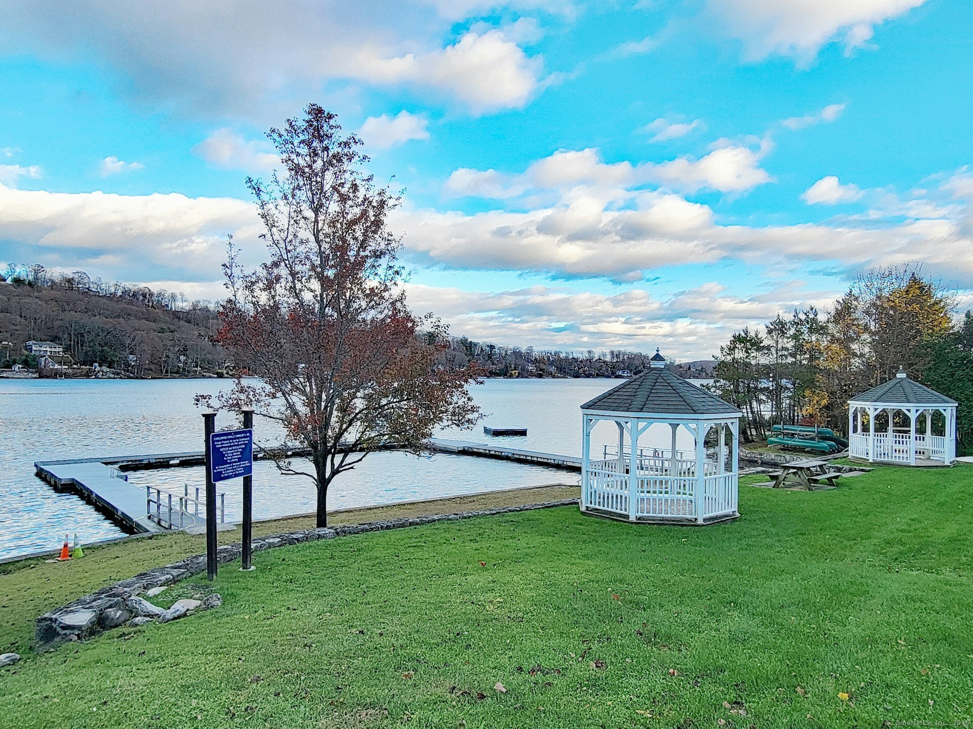 4 Candlewood Knolls Road