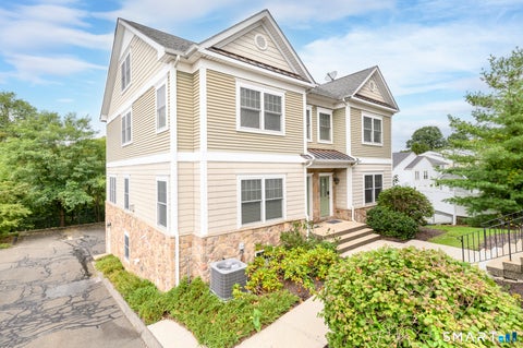 Photo of 109 Park Avenue #6, Danbury, CT 06810 (MLS # 24210952)