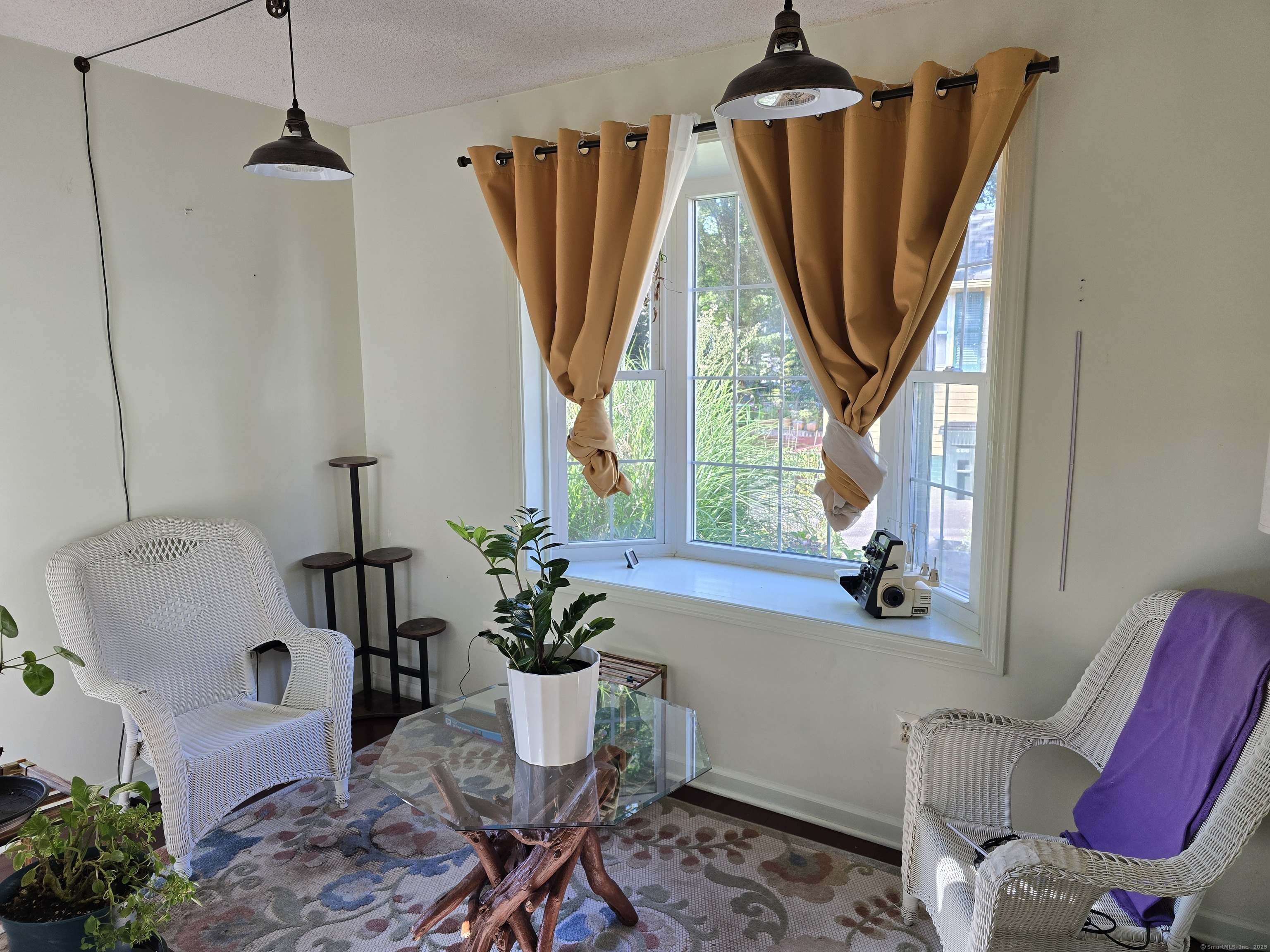 Plymouth, Connecticut 06786, United States, 2 Bedrooms Bedrooms, ,2 BathroomsBathrooms,Residential,Active,184525