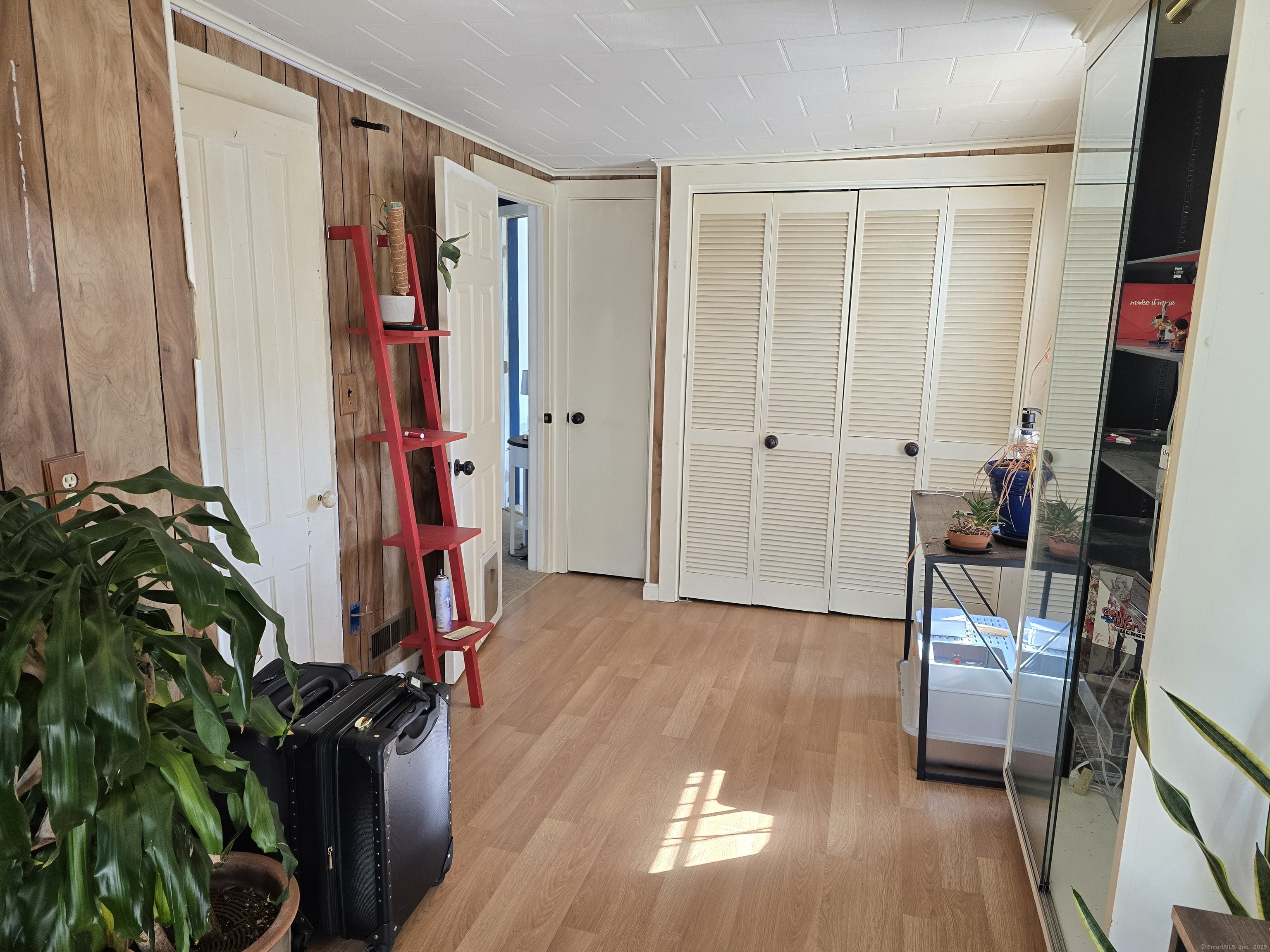 Plymouth, Connecticut 06786, United States, 2 Bedrooms Bedrooms, ,2 BathroomsBathrooms,Residential,Active,184525