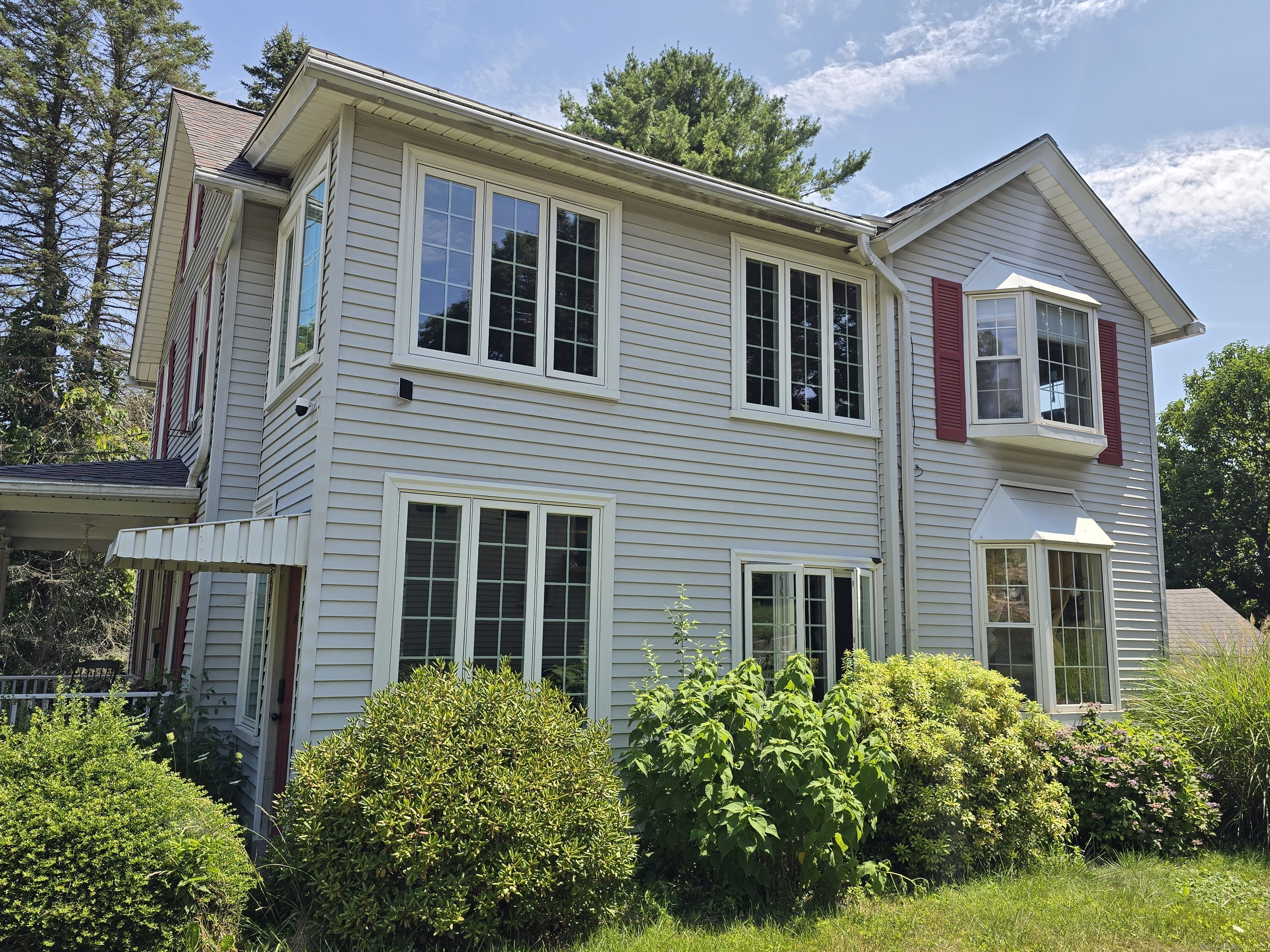 Plymouth, Connecticut 06786, United States, 2 Bedrooms Bedrooms, ,2 BathroomsBathrooms,Residential,Active,184525