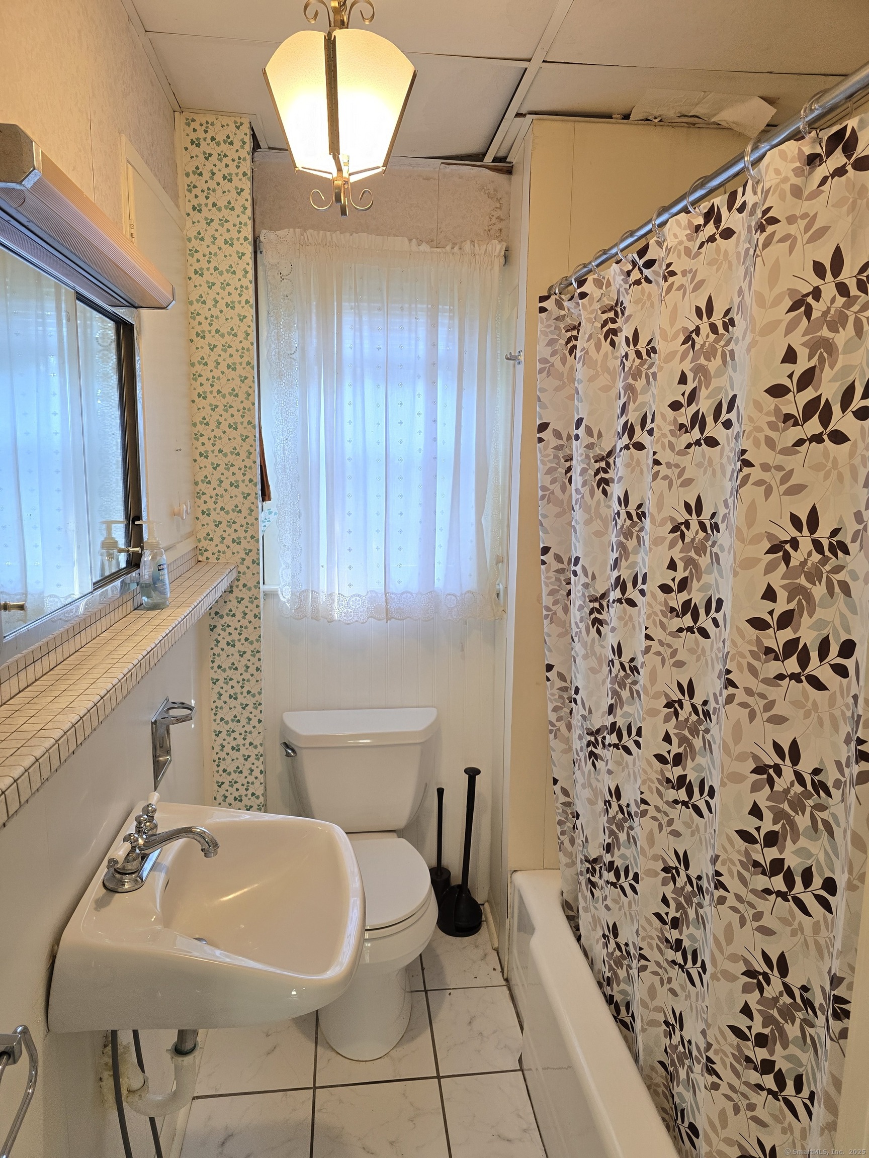 Plymouth, Connecticut 06786, United States, 2 Bedrooms Bedrooms, ,2 BathroomsBathrooms,Residential,Active,184525