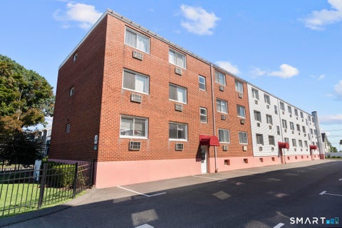 Photo of 4 Van Zant Street #B18, Norwalk, CT 06855 (MLS # 24205032)