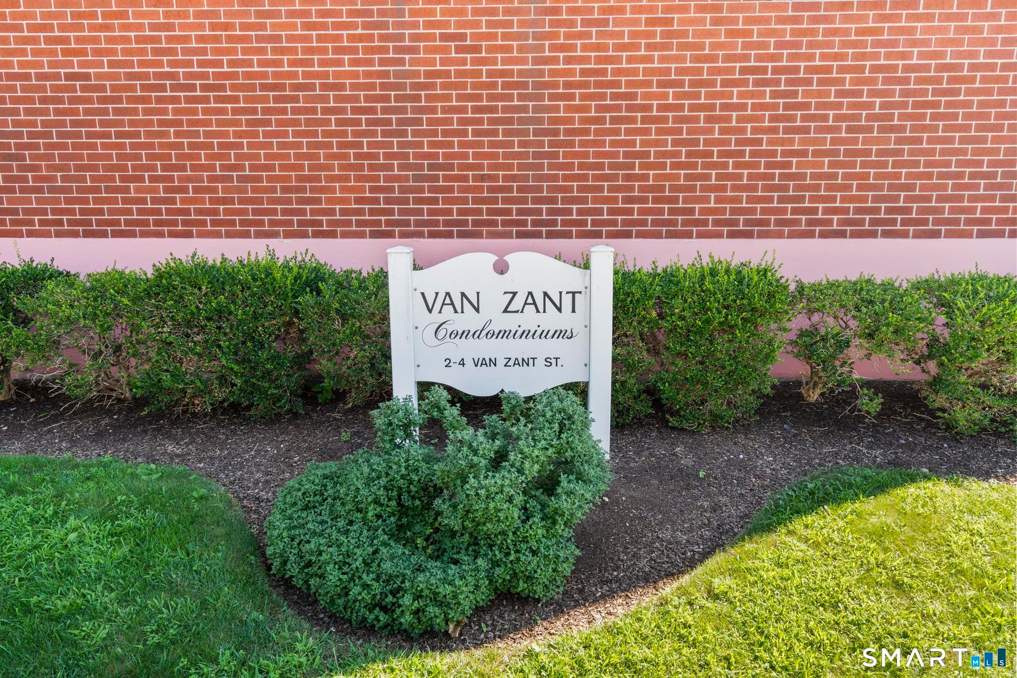 4 Van Zant Street B18