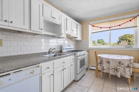 Tiny photo for 4 Van Zant Street #B18, Norwalk, CT 06855 (MLS # 24205032)