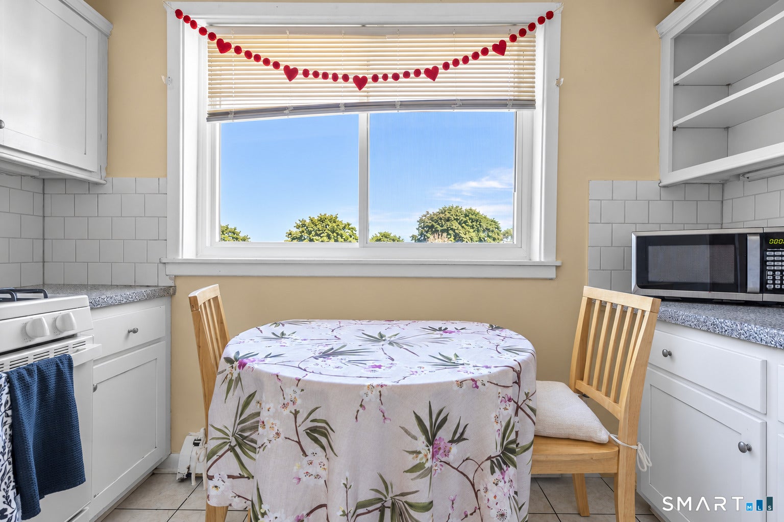 4 Van Zant Street B18