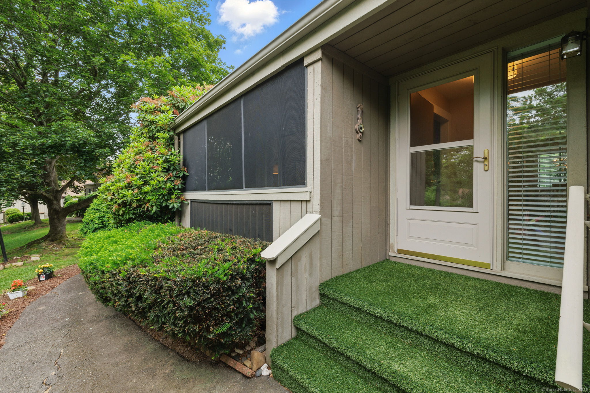 646 Onondaga Lane B