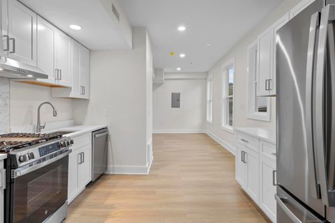 Photo of 1546 Chapel Street #5, New Haven, CT 06511 (MLS # 24179036)