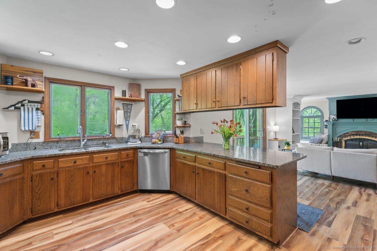 8 King James Drive, East Lyme, Connecticut image 7