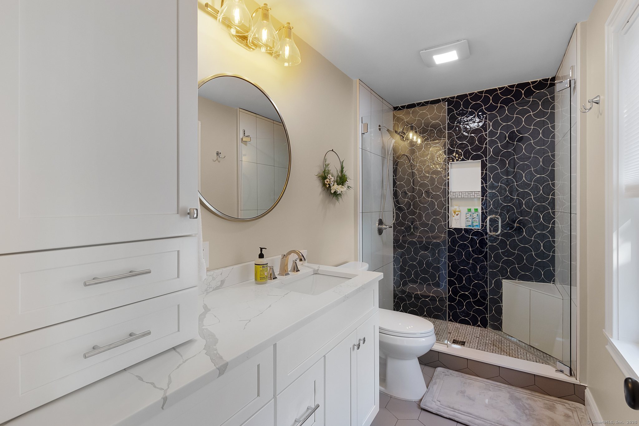 18 Quaker Lane, Southington, Connecticut image 16