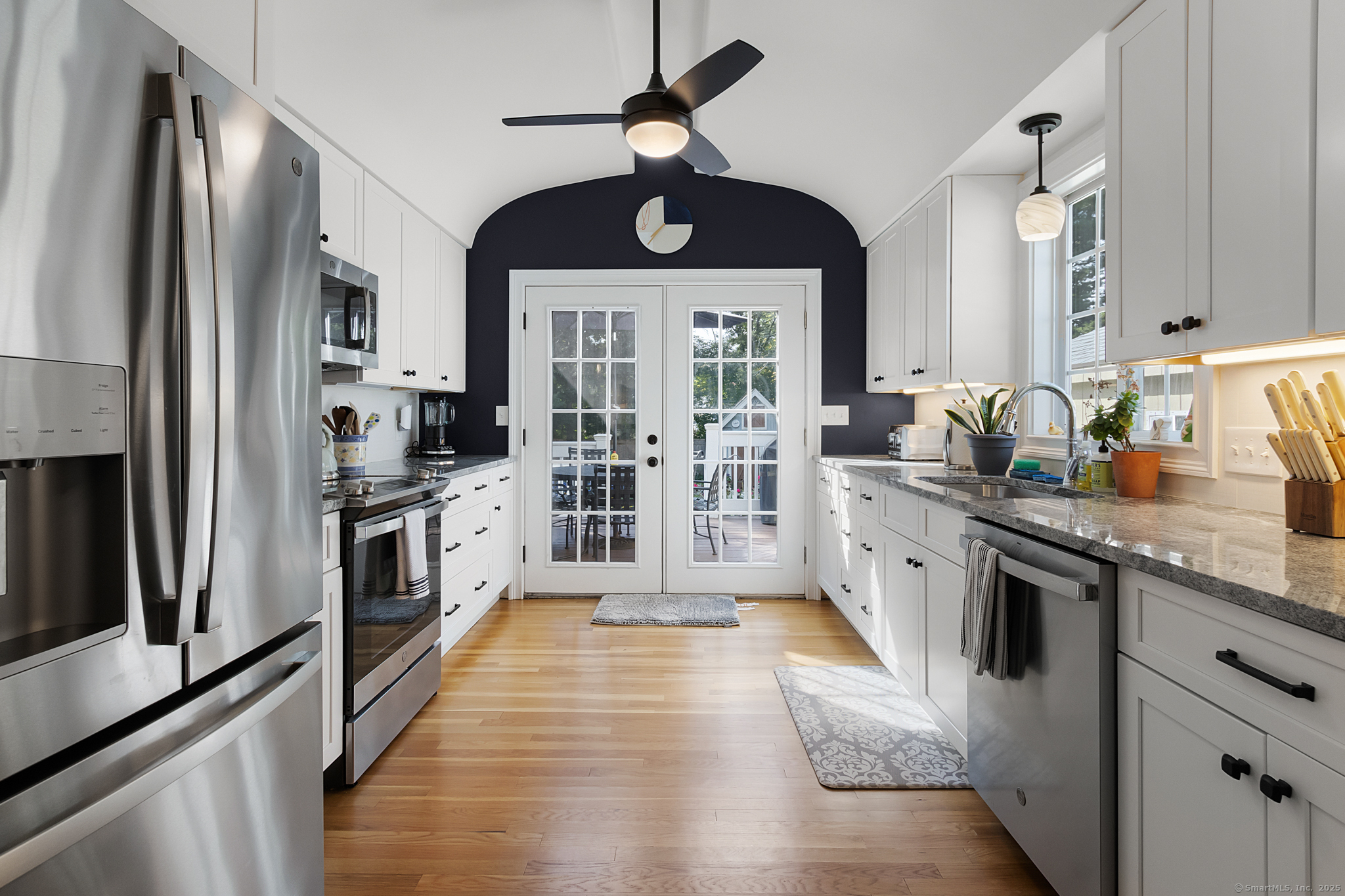 18 Quaker Lane, Southington, Connecticut image 11
