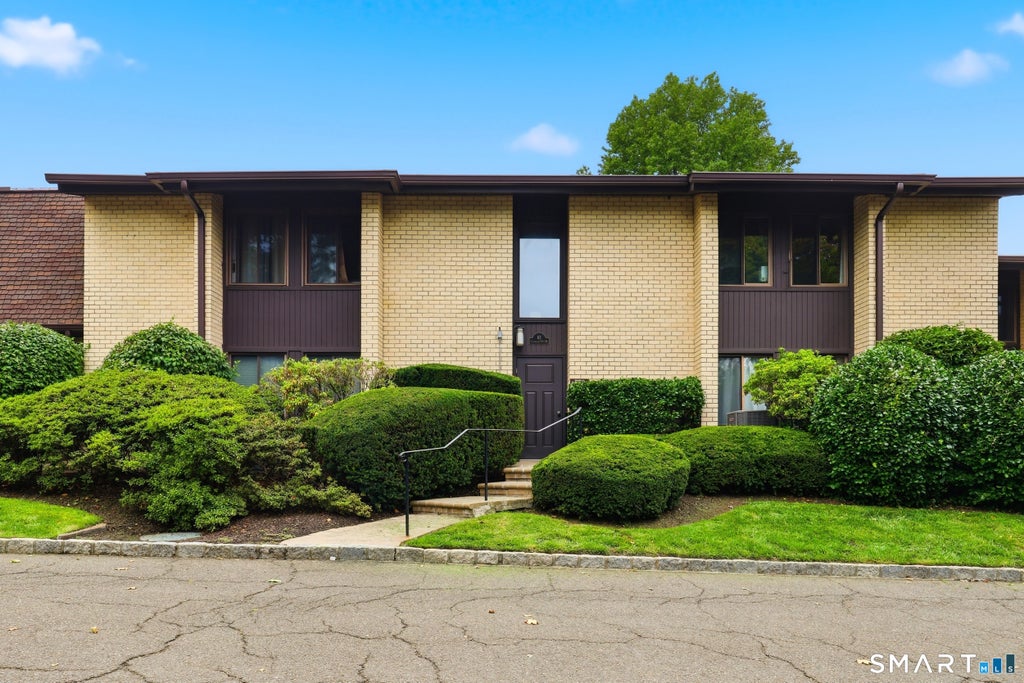 Photo of 83 Courtland Avenue #5, Stamford, CT 06902 (MLS # 24203213)