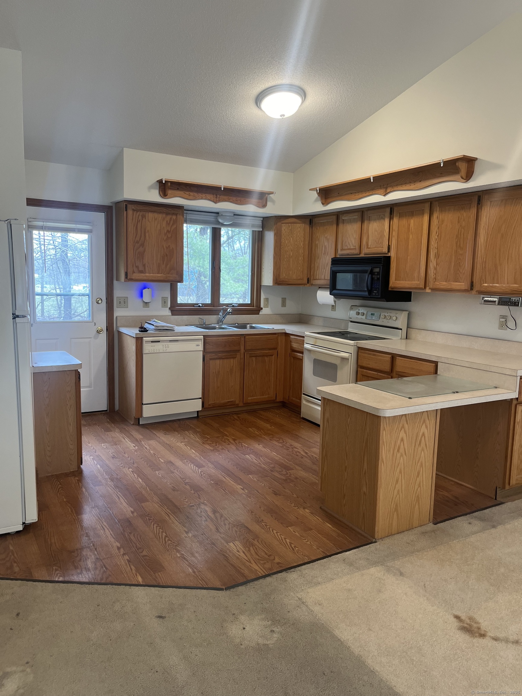 102 N Maple Street #APT 11A, Enfield, Connecticut image 3